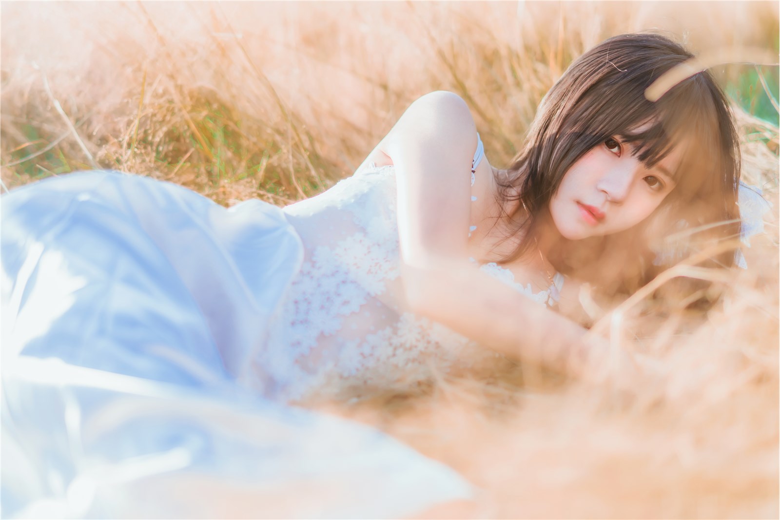 Ourei is Ourei NO.015 hibernating under a white dress(18)